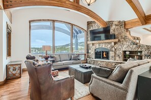 House, 5 Bedrooms | Living area | Smart TV - New Listing! Apres & Fairway Retreat 5 Bedroom Home by RedAwning (Breckenridge)