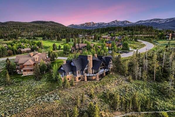 House, 5 Bedrooms | Exterior