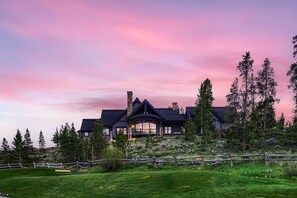 House, 5 Bedrooms | Exterior - New Listing! Apres & Fairway Retreat 5 Bedroom Home by RedAwning (Breckenridge)