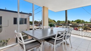 Outdoor dining - Beached On Marine Parade (Kingscliff)