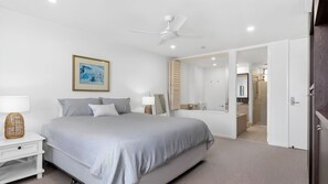 3 bedrooms, WiFi, bed sheets - Beached On Marine Parade (Kingscliff)