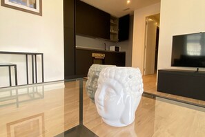 Interior - Elegant newly built apartment, located on the ground floor. Internally it consists of entrance on living room and kitchenette, double bedroom, twin bedroom, two bathrooms with shower. To complete the property large private garden and double outdoor parki (Riccione)