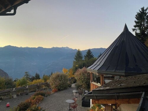 Chalet sleeps 12 - exceptional view - close to the slopes and thermal baths