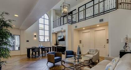 Resort-Style Chandler Condo : Walk to Dining & Coffee, Resort Pool, Spa, & Gym!