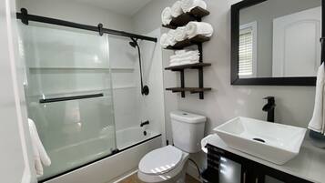 Combined shower/tub