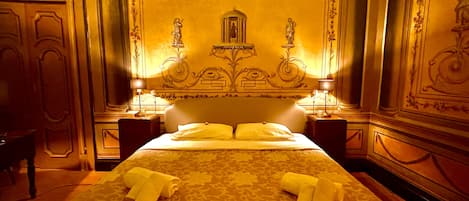 Family Suite | 1 bedroom, premium bedding, laptop workspace, blackout drapes