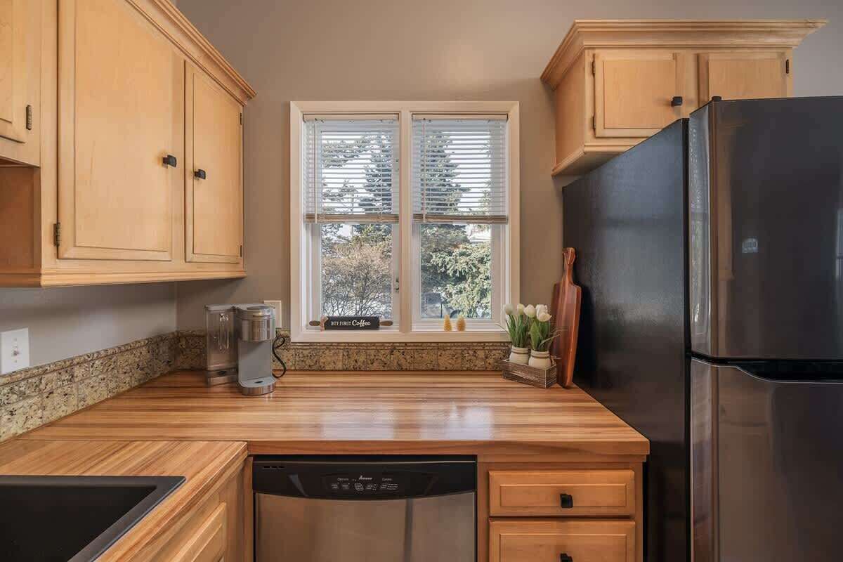 雪櫃、微波爐、焗爐、爐具