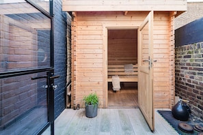 Sauna - Notting Hill 2 Bed with Sauna - by Out of Office Lifestyle (London)
