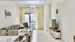 Living area - Wonderful 2bedroom With Balcony in Business Bay (Dubai)
