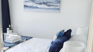 2 bedrooms, iron/ironing board, free WiFi, bed sheets