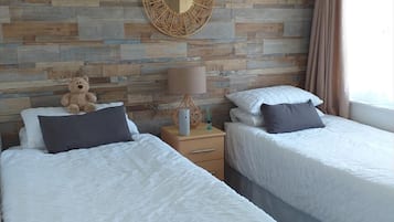 Chalet | 2 bedrooms, iron/ironing board, free WiFi, bed sheets
