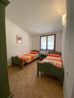 2 bedrooms, bed sheets