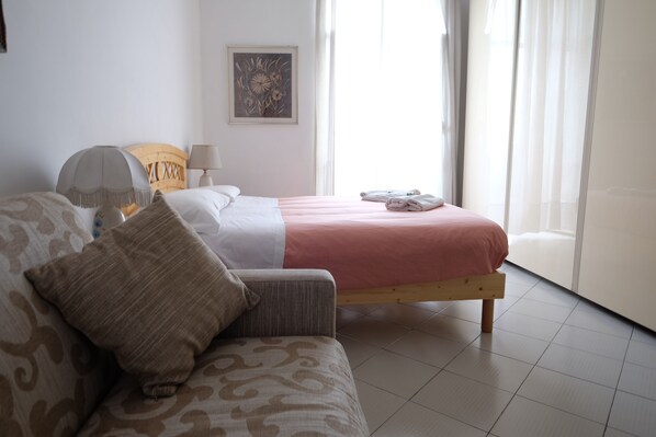 4 Schlafzimmer, Schreibtisch, Bügeleisen/Bügelbrett, kostenloses WLAN