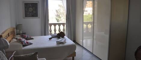 4 chambres, bureau, fer et planche à repasser, Wi-Fi gratuit