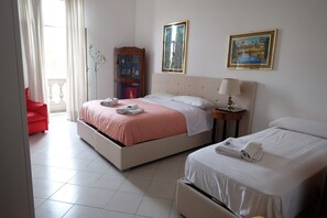 4 chambres, bureau, fer et planche à repasser, Wi-Fi gratuit