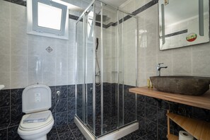 Shower, towels - Studio Apartment 'Sunset Triple 1' with Sea View, Wi-Fi and Air Conditioning (LEFKADA)