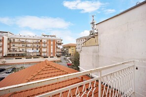 Property grounds - Apartment 'Ama' with Balcony, Wi-Fi and Air Conditioning (Albenga)