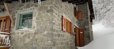 تفاصيل الفندق من الخارج