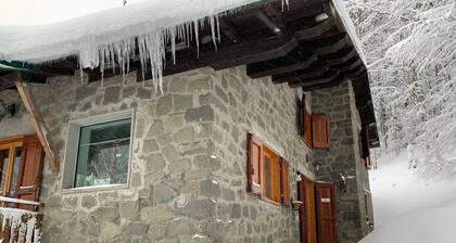 Chalet "Baita Le Pozze" avec vue sur les montagnes, jardin privé et Wi-Fi