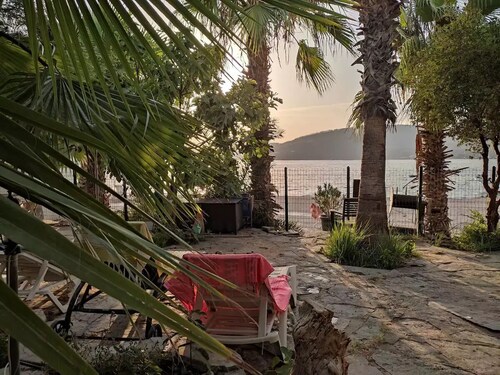 QUIET AND AUTHENTIC BODRUM HOUSE BY THE SEA!
