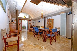 Dining - Holiday Home 'Sa Portassa' with Sea View, Wi-Fi and Air Conditioning (Felanitx)