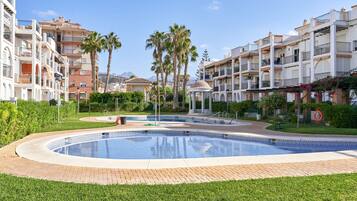 Piscina interna, piscina aquecida