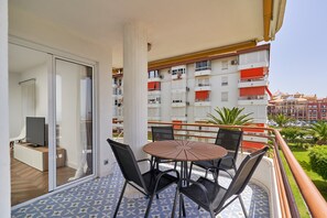 Outdoor dining - Apartment 'La Mejor' with Sea View, Shared Pool and Wi-Fi (Torrox)