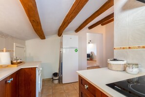 Køleskab, ovn, kogeplade, opvaskemaskine