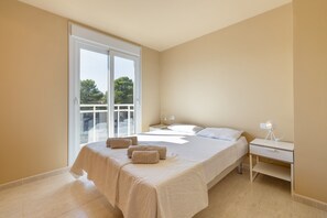 2 quartos, Wi-Fi de cortesia, roupa de cama