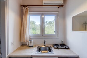 Réfrigérateur, cafetière/bouilloire