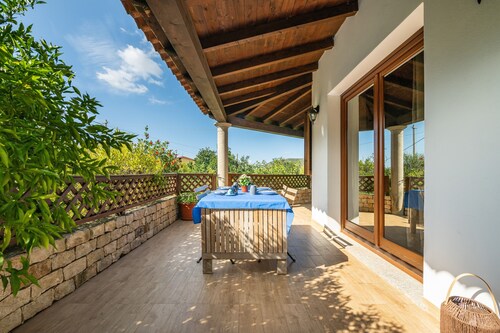 Villa "Rossu" avec vue sur la montagne, jardin privé, Wi-Fi et climatisation