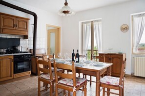 Réfrigérateur, four, plaque de cuisson, lave-vaisselle