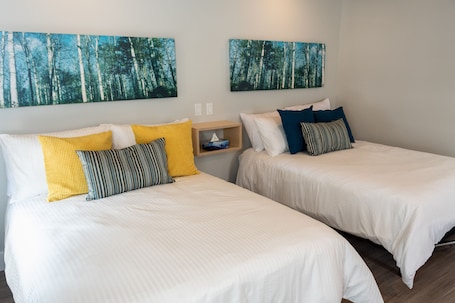 Decoración personalizada y muebles diferentes . Morel Executive Suites