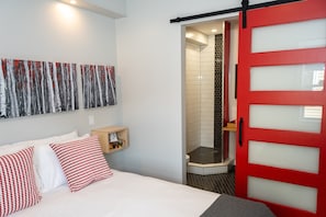 Suite 1, 1 Queen Bed | Bathroom - Morel Executive Suites (Edmundston)