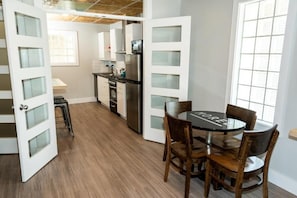 Suite 2, 2 Double Beds | Eget kjøkken