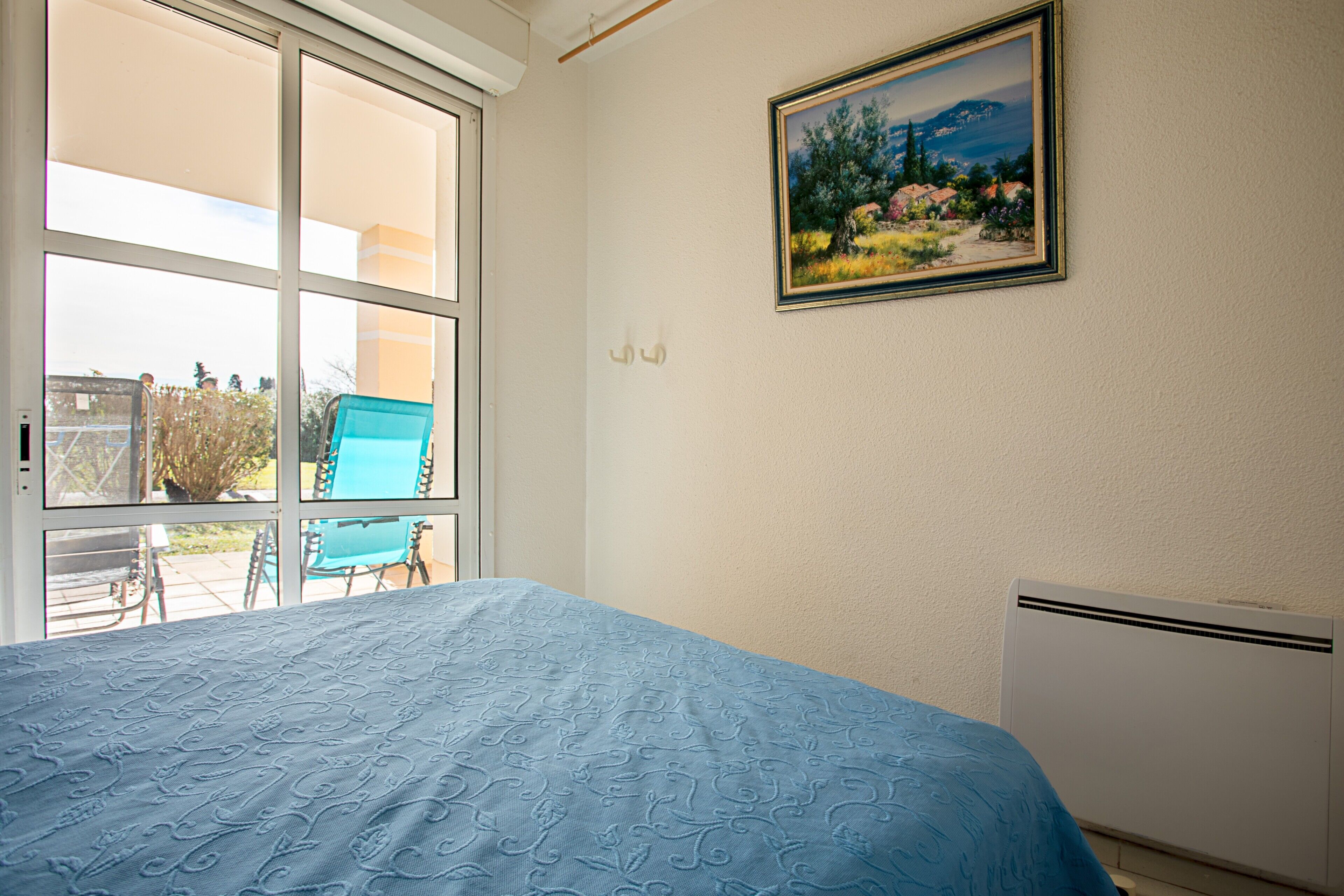 1 slaapkamer, een strijkplank/strijkijzer, gratis wifi, beddengoed