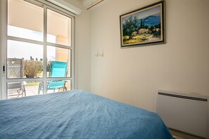 1 غرفة نوم ومكواة/لوح كي وواي فاي مجانًا وملاءات أسرّة