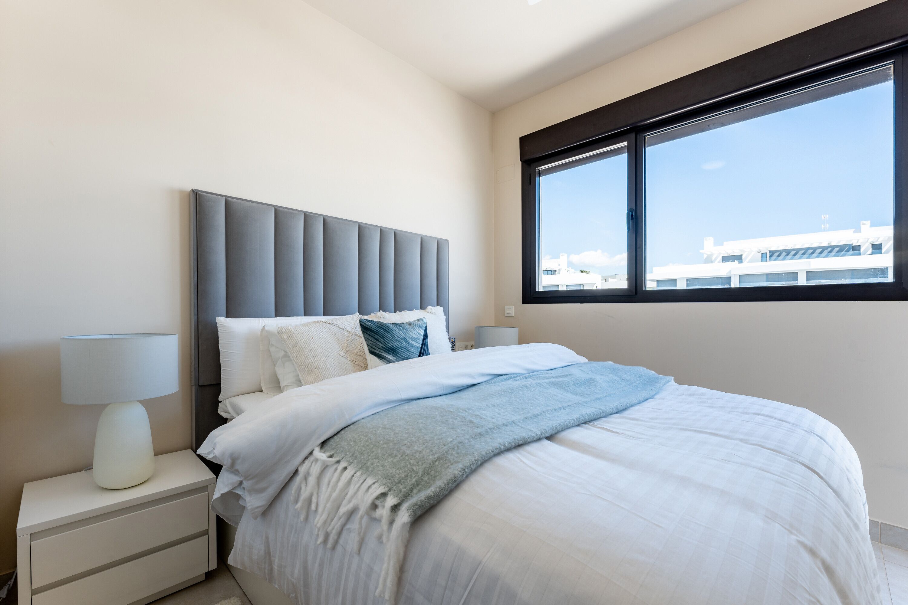 3 dormitorios, tabla de planchar con plancha, wifi gratis y ropa de cama