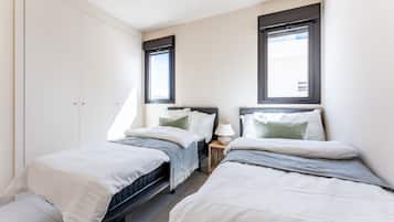 3 bedrooms, iron/ironing board, free WiFi, bed sheets