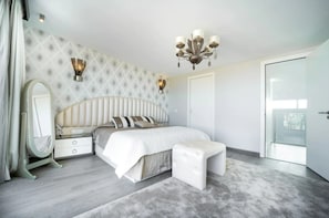 4 bedrooms, iron/ironing board, free WiFi, bed sheets - Villa "El Higuerón Con Vistas Al Mar" with Sea View, Private Pool & Wi-Fi (Benalmádena)
