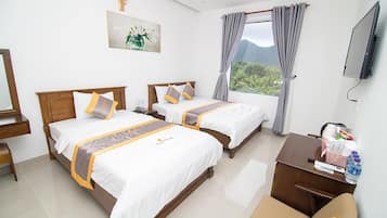 Superior Triple Room | Hypo-allergenic bedding, down duvets, minibar, desk