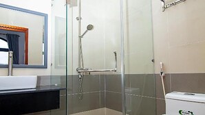 Bathroom - Côn Sơn Victory Hotel (Ho Chi Minh City)