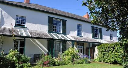 Sages - Regency country villa in heart of Dolton