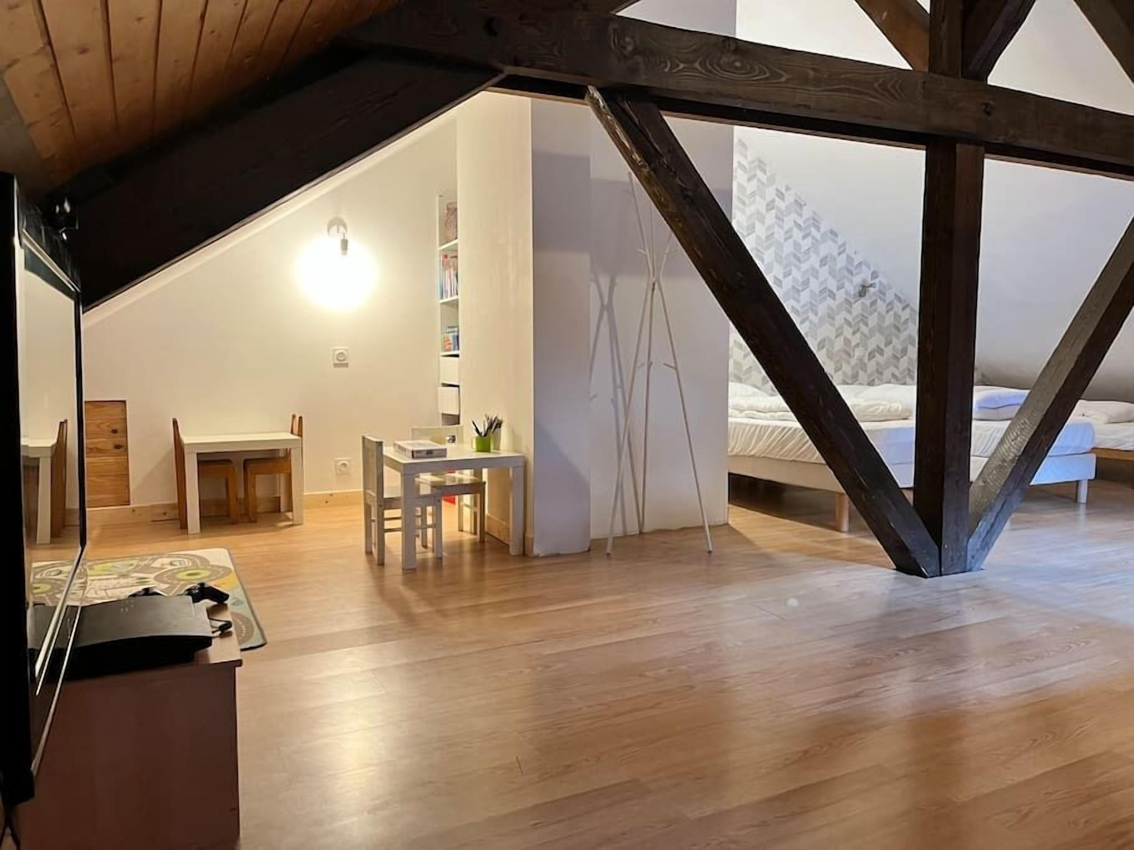 5 slaapkamers, reisbedje, internet