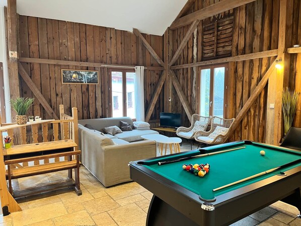 TV, DVD player, table football, ping pong