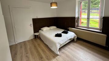 5 chambres, lit parapluie, accĂšs Internet