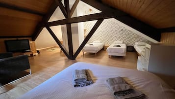 5 chambres, lit de bébé portatif, accès à Internet