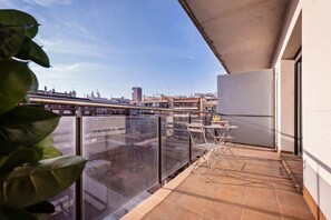 Outdoor dining - Sweett | Fira 504 - Two Bedroom Apartment, Sleeps 5 (Barcelona)