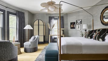 Deluxe Room, 1 King Bed | Individually decorated, individually furnished, iron/ironing board