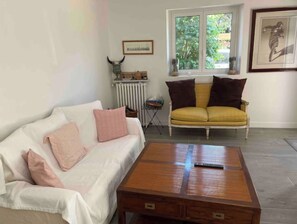 Smart TV - Quiet garden level 5 minutes from the beaches (Toulon)